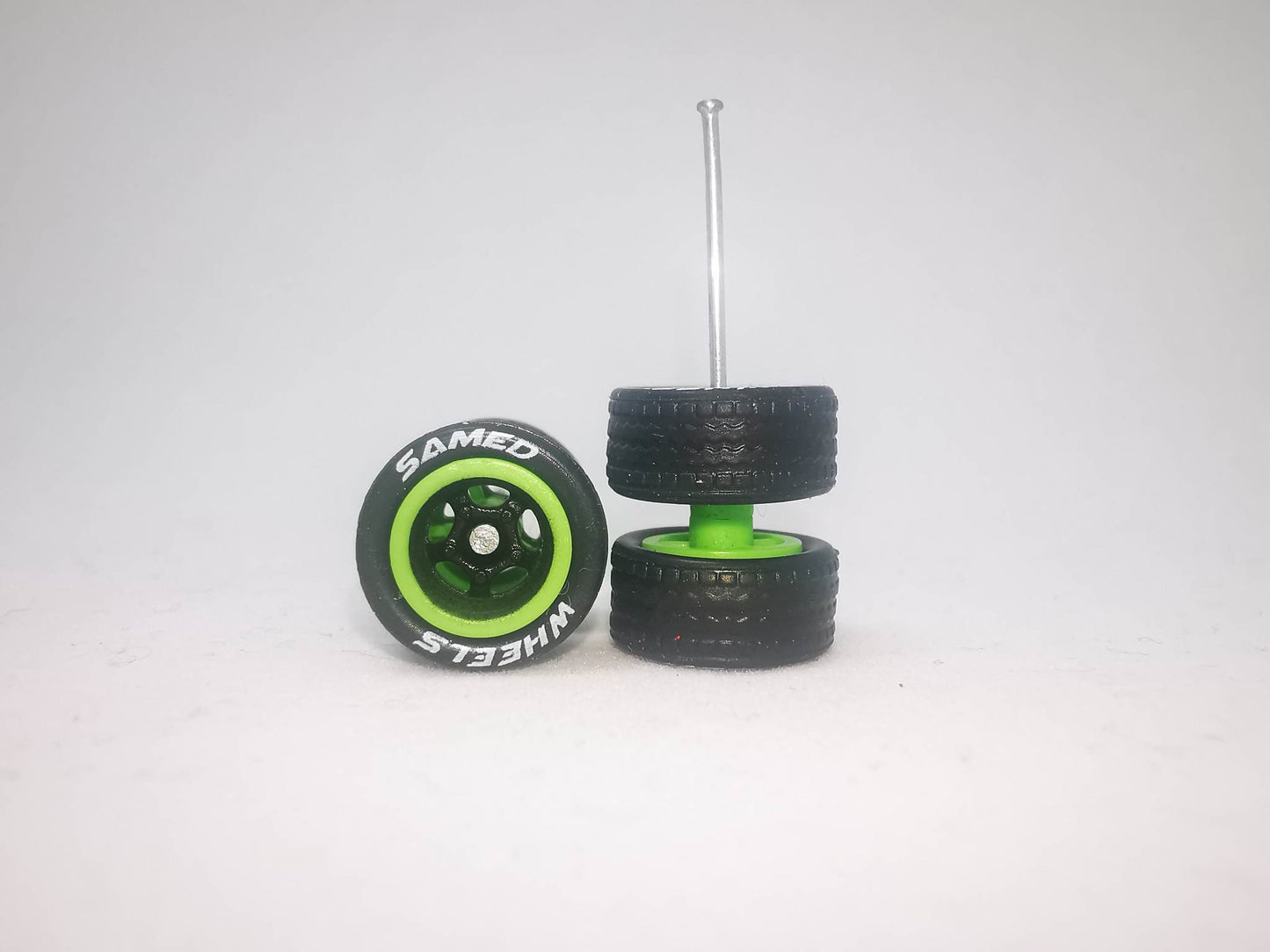 5 bolt 10 mm black green ring, black tire with letter