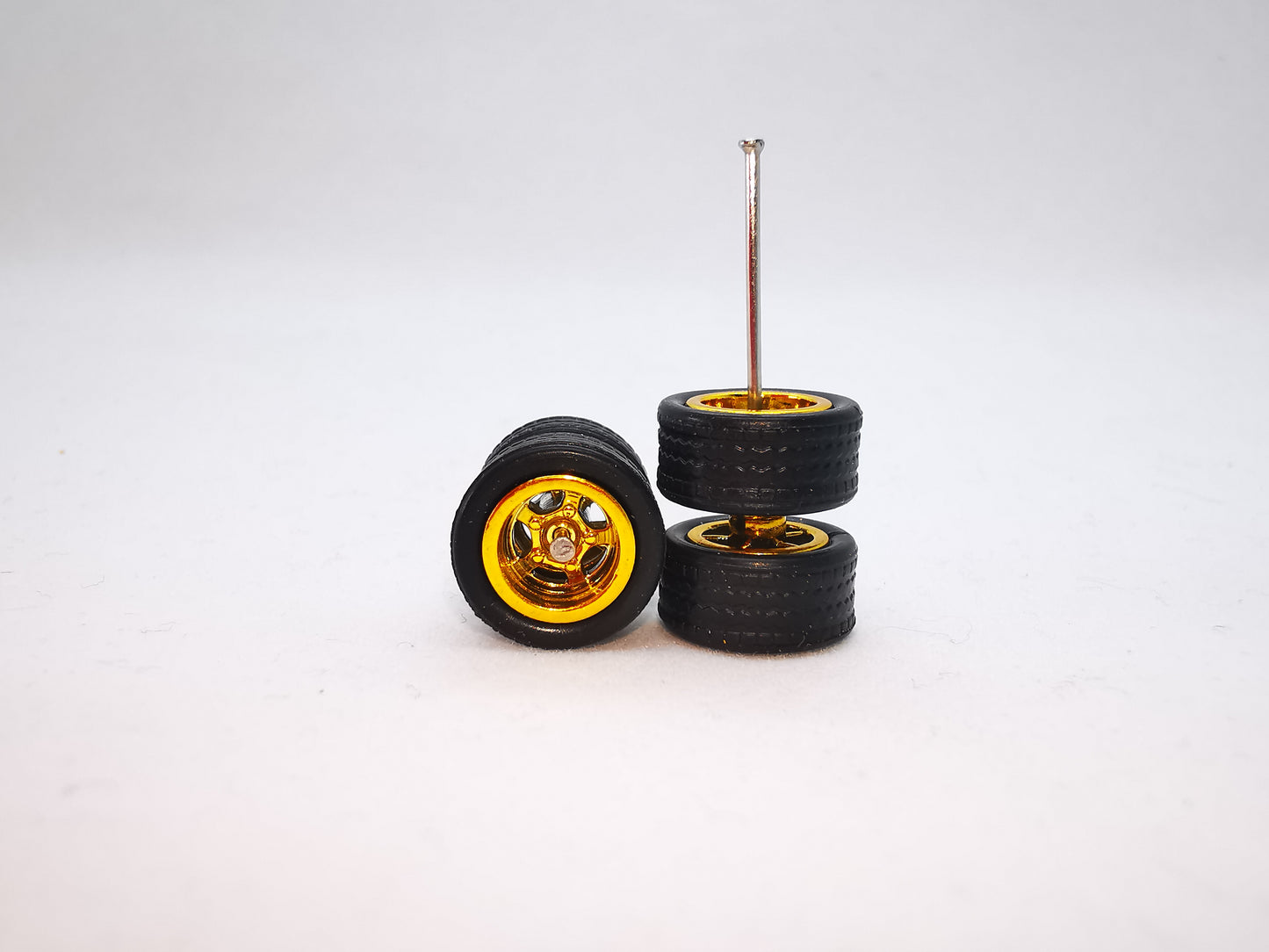 5 bolt 10mm black tile gold ring