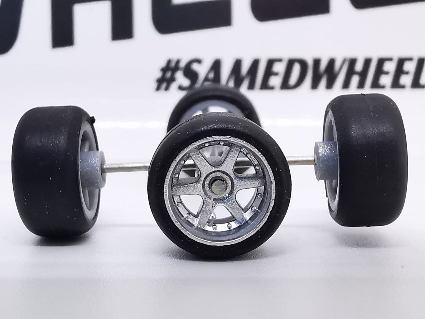 6 spoke jdm 11mm polished grey, black tire not removable