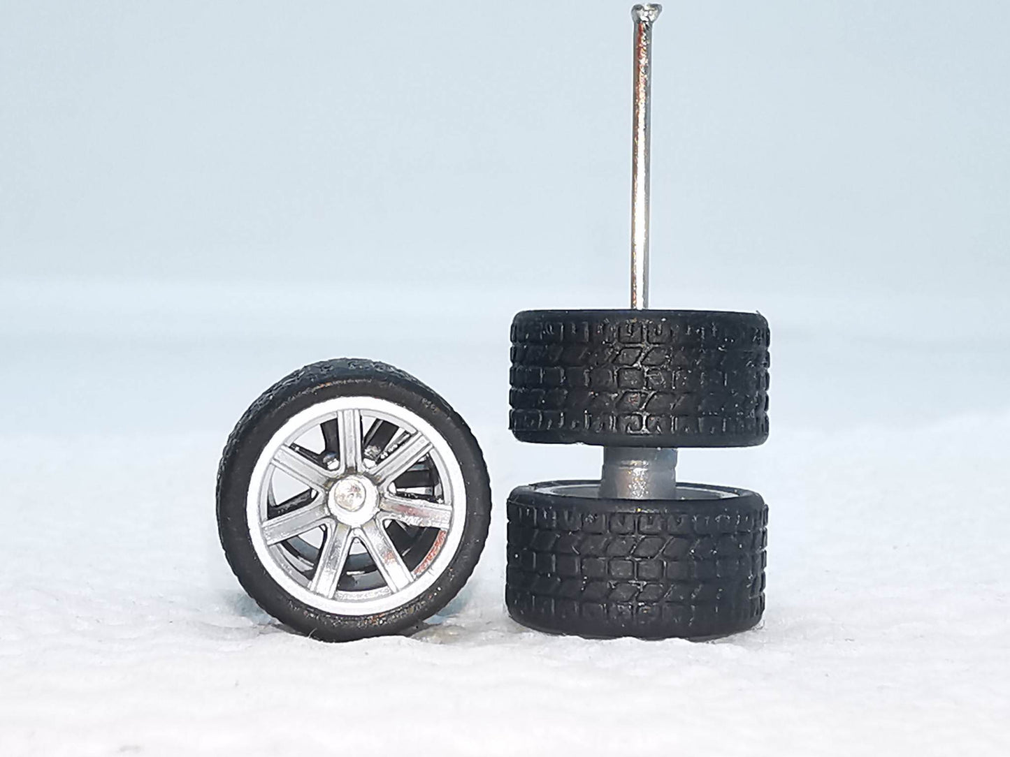 7 spoke jdm 11mm polished grey, black tire not removable