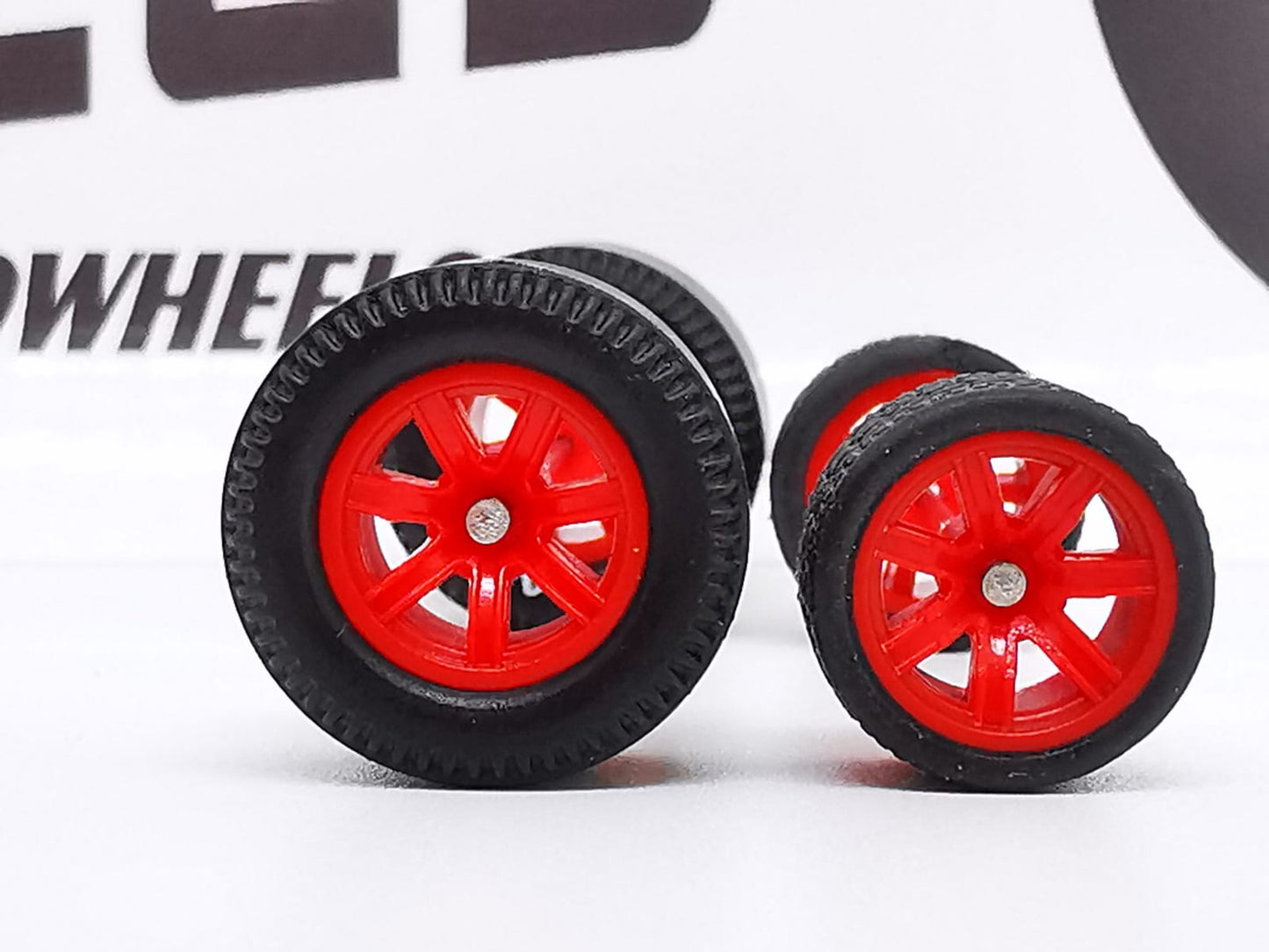 Dragster tire 7 spoke red, Black/Rear Flat not removable