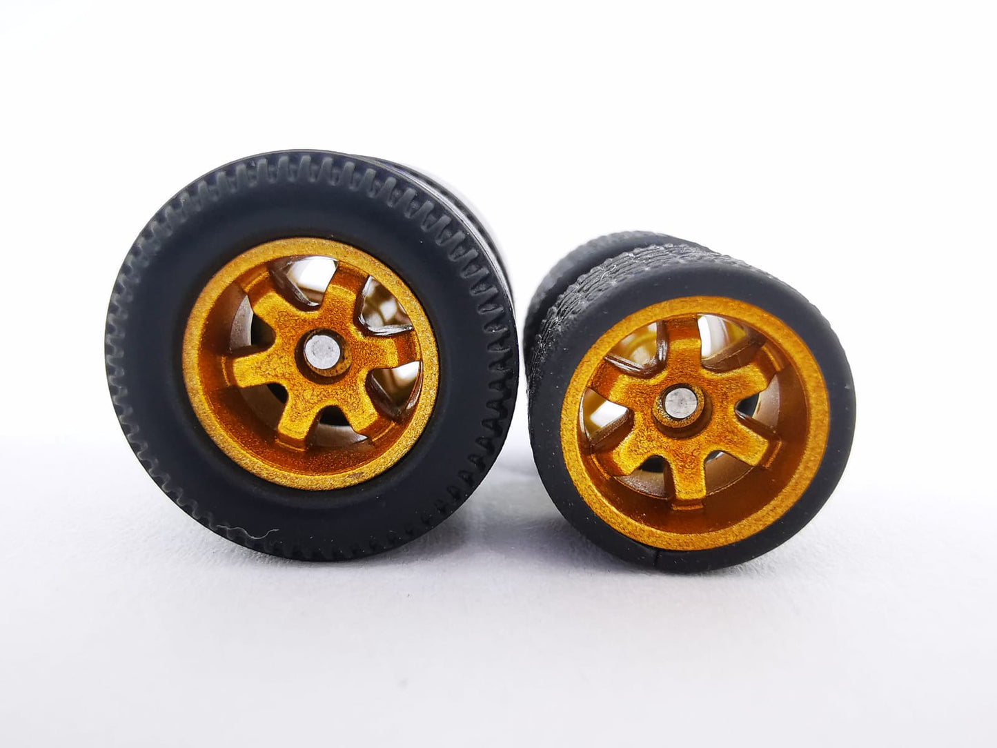 Dragster tire k-wheel chocolate, Black/Rear Flat not removable