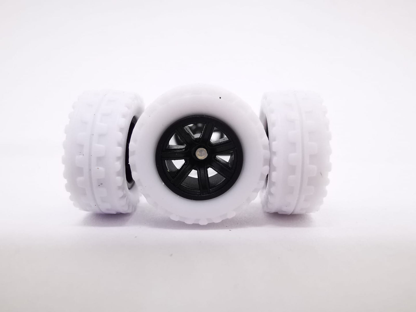 JAGUAR WARRIOR AT 7 spoke 11mm black, white tire not removable
