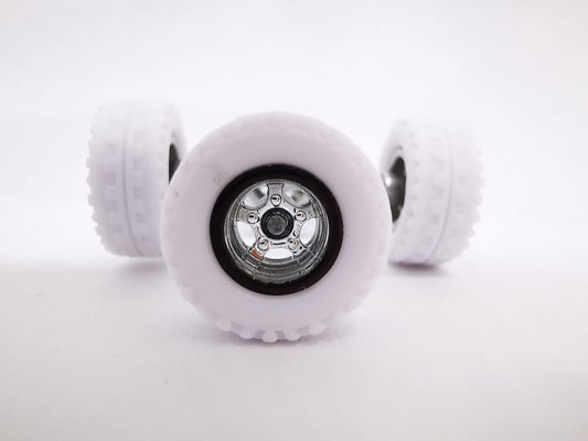 JAGUAR WARRIOR AT 10 MM 5 bolt chrome black ring, white tire DISTRIBUIDORES