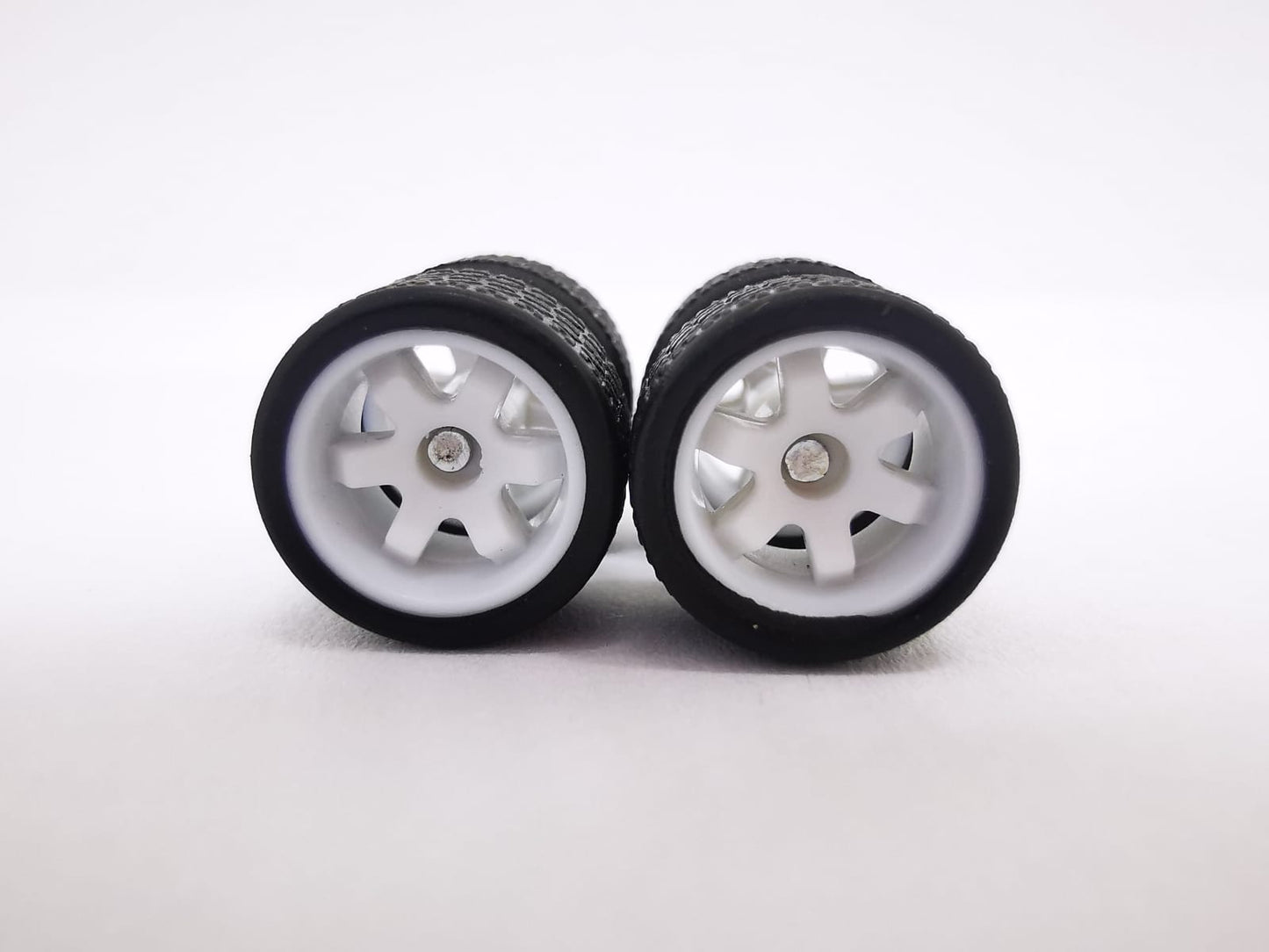 k-wheel 11mm white, black tire not removable