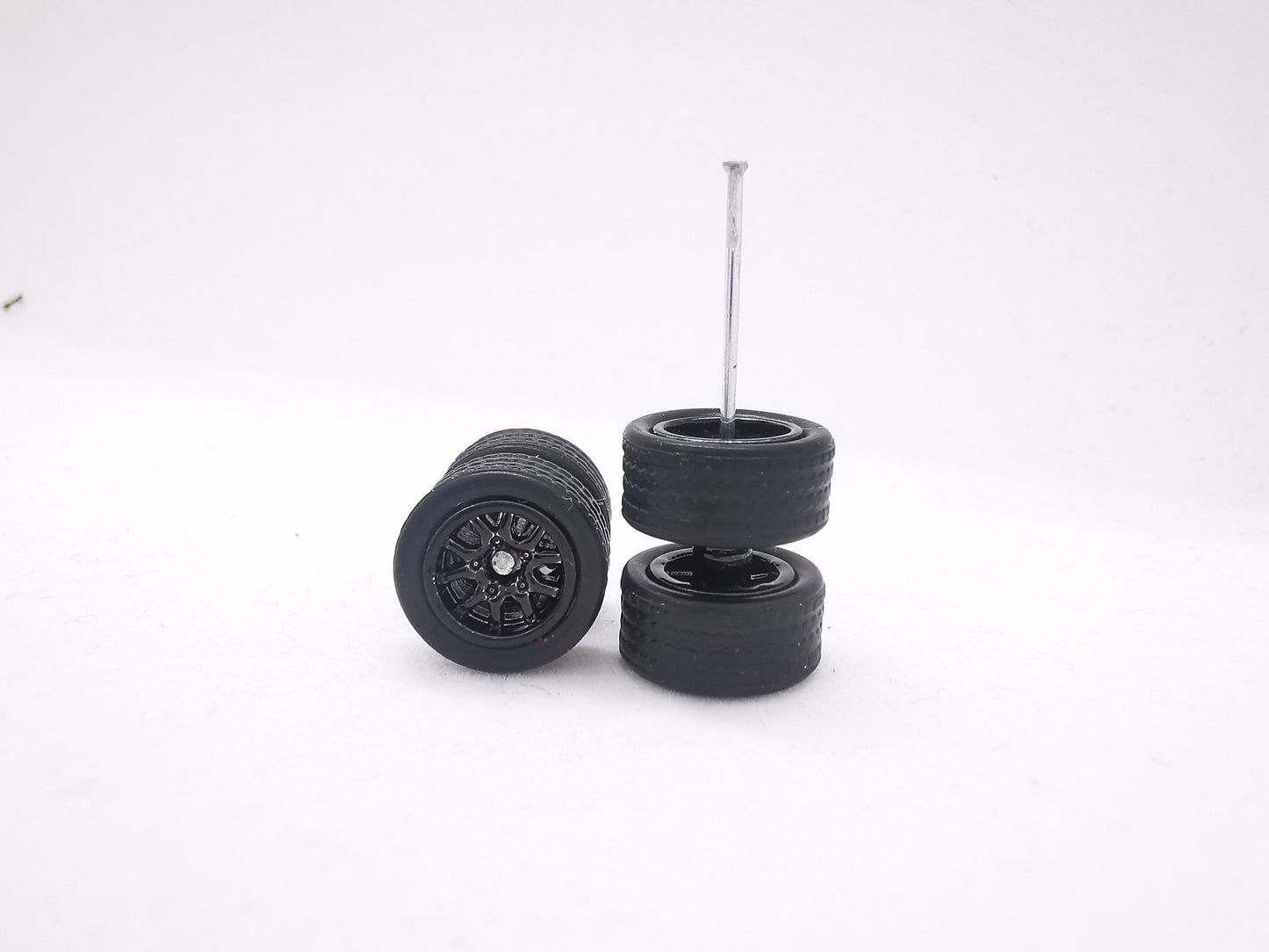 THUNDER 10 mm black rin, black tire