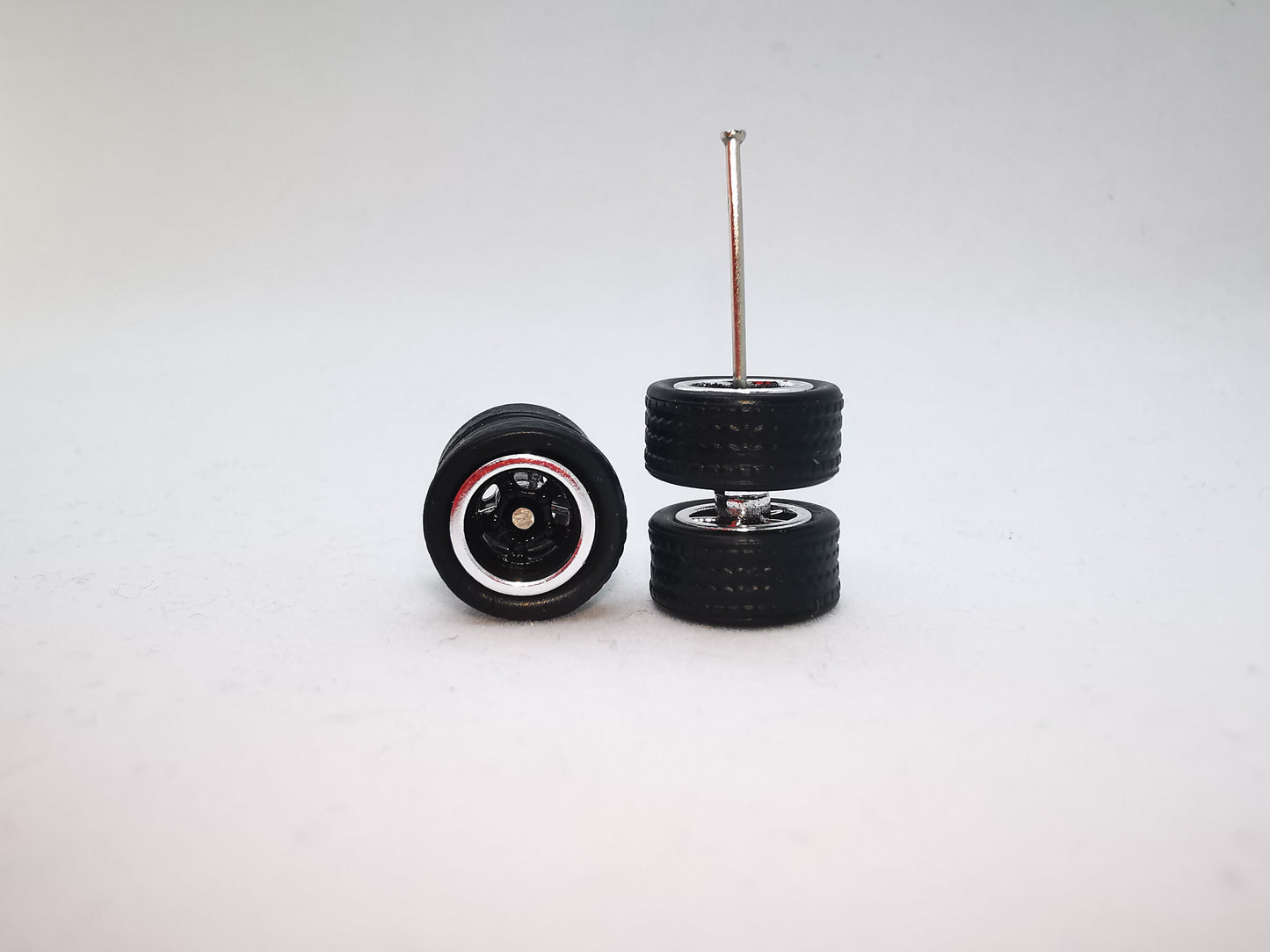 5 bolt 10 mm black tire Black chrome ring