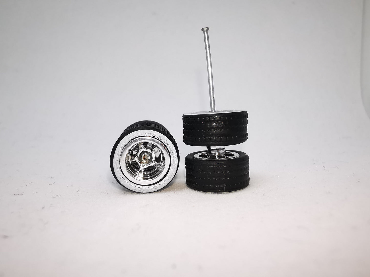 5 bolt 10 mm black tire white wall chrome rim