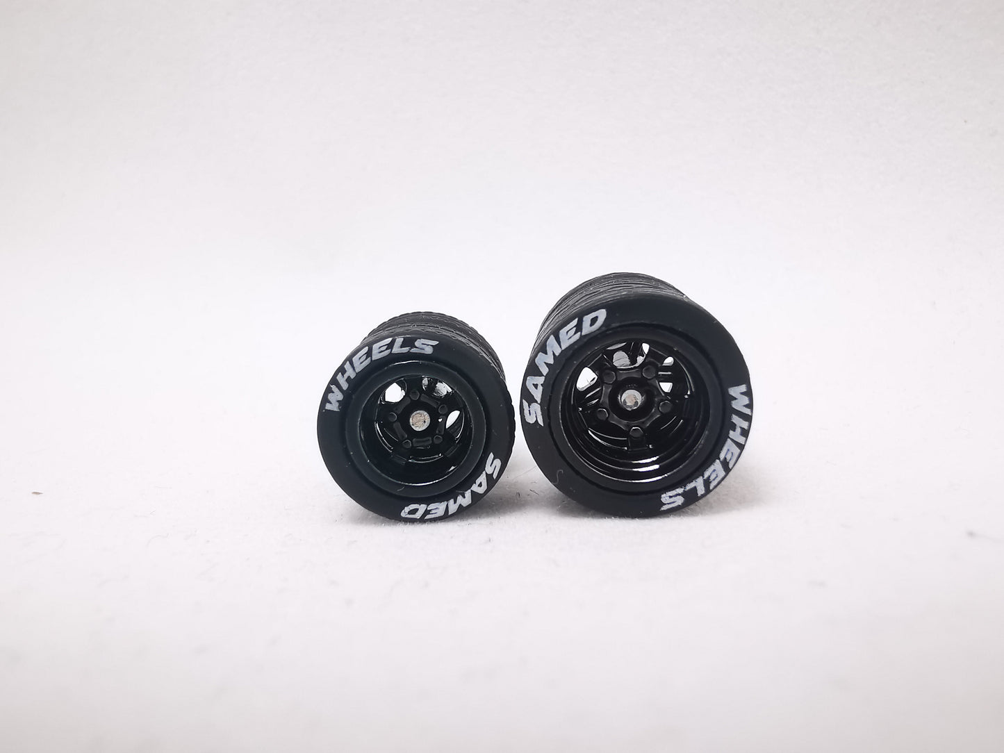 5 bolt 1012mm black ring, black tire with lettering