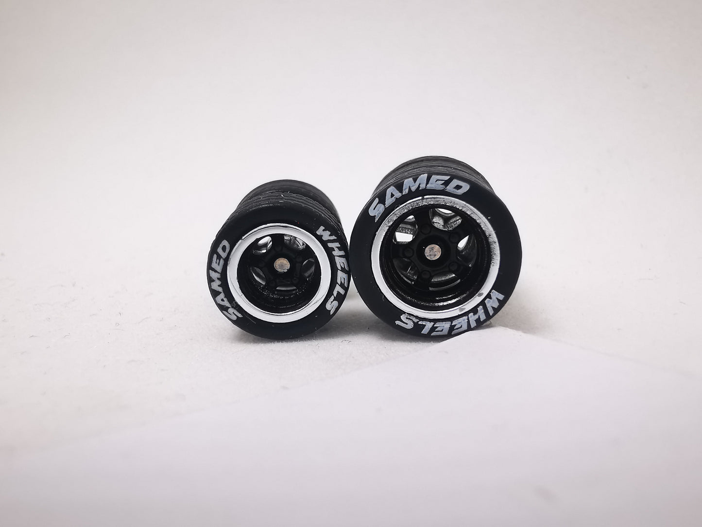 5 bolt 1012mm black chrome ring, black tire with lettering