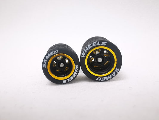 5 bolt 1012mm black chrome rim, black tire with lettering