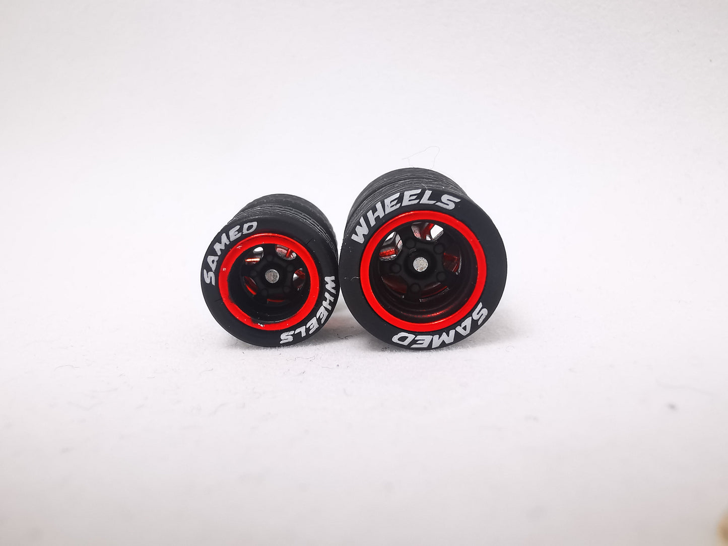 5 bolt 1012mm black red ring, black tire with lettering