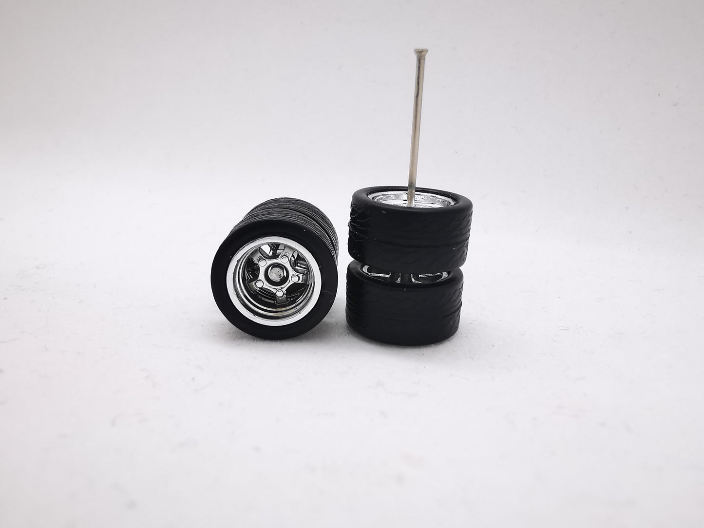 5 bolt 12 mm chrome ring, black tire