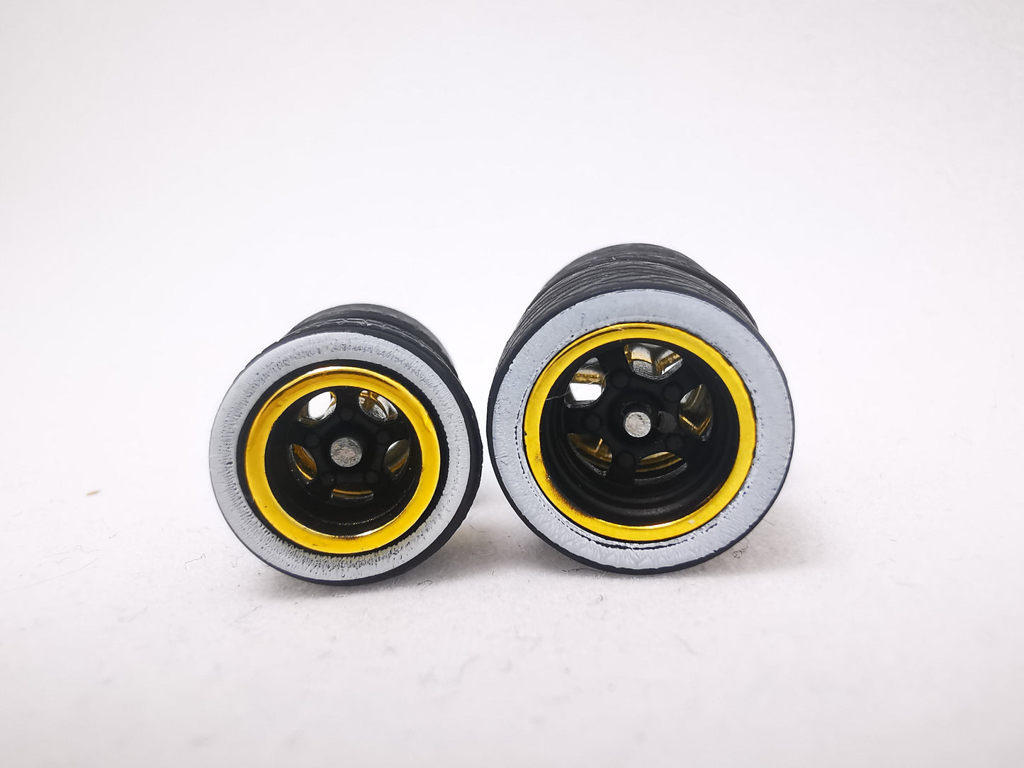 5 bolt 1012 mm black gold ring, black tire with white wall