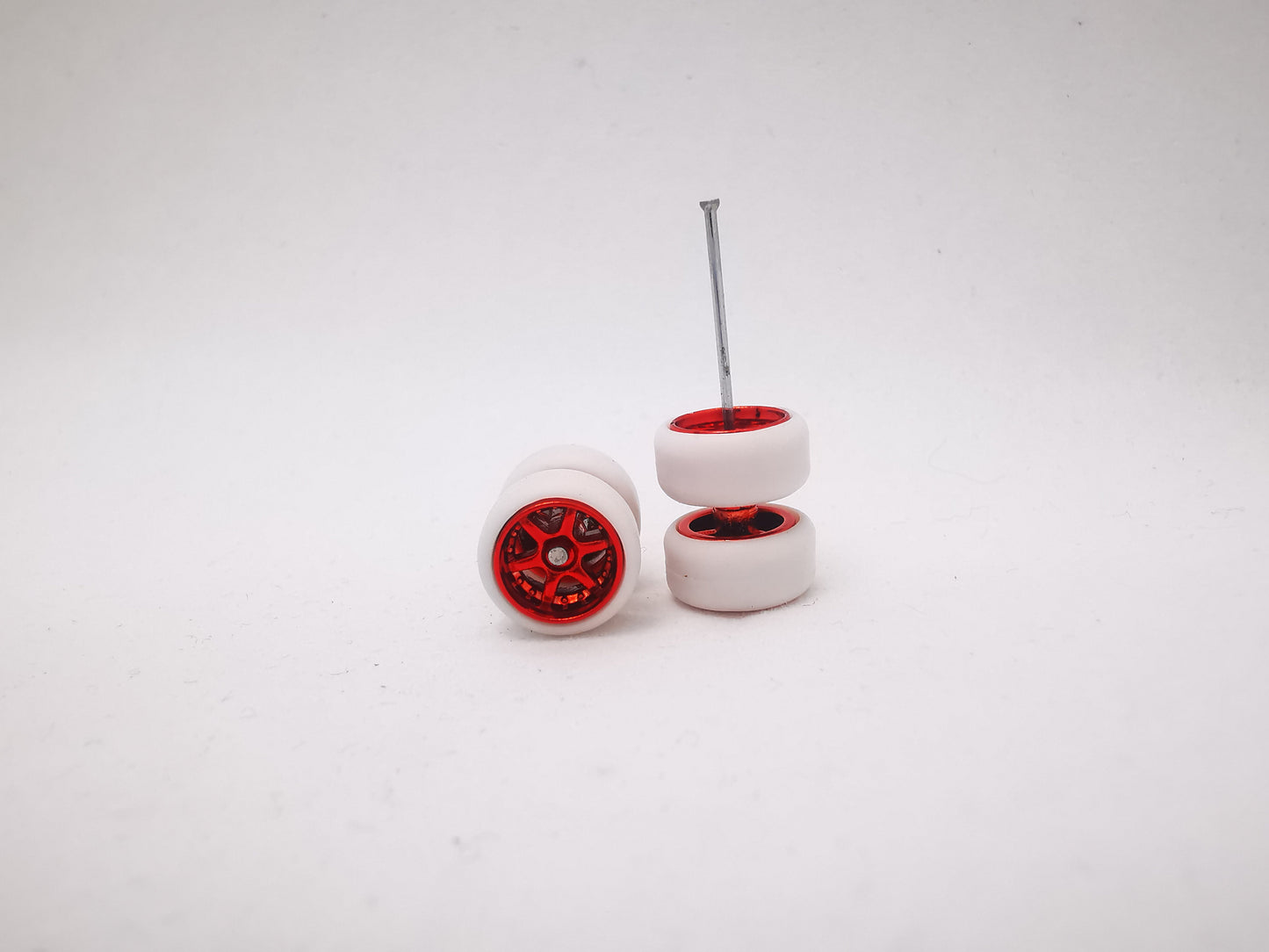 6 spoke jdm 11mm candy red ring, white tire