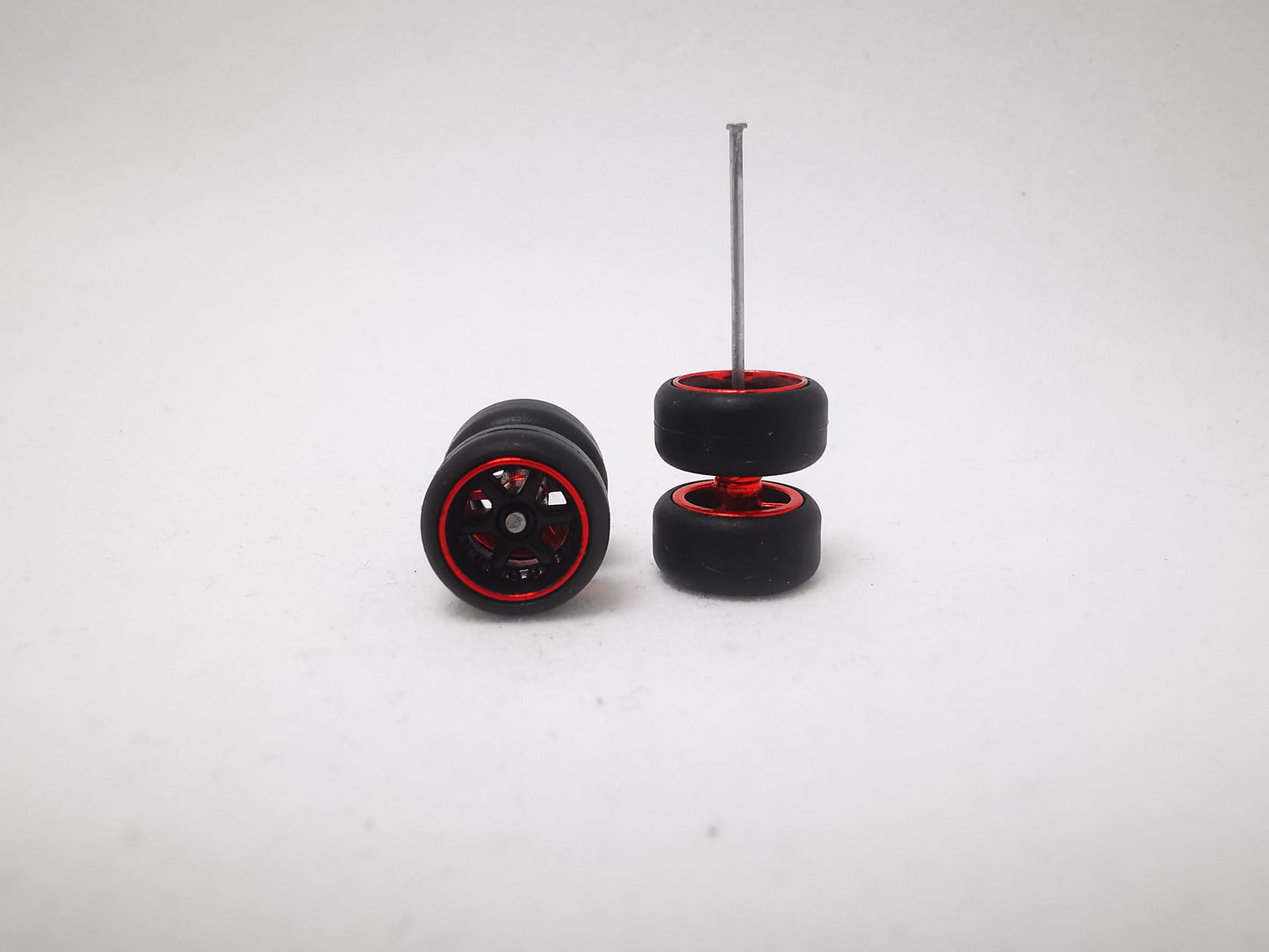 6 spoke jdm 11mm black red ring, black tire
