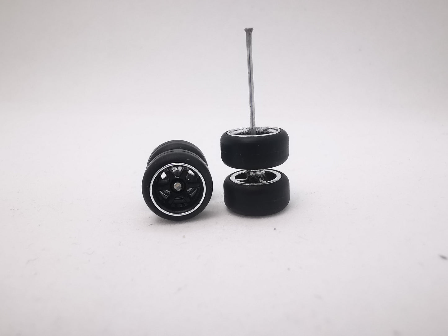 6 spoke jdm 11mm black chrome ring, black tire