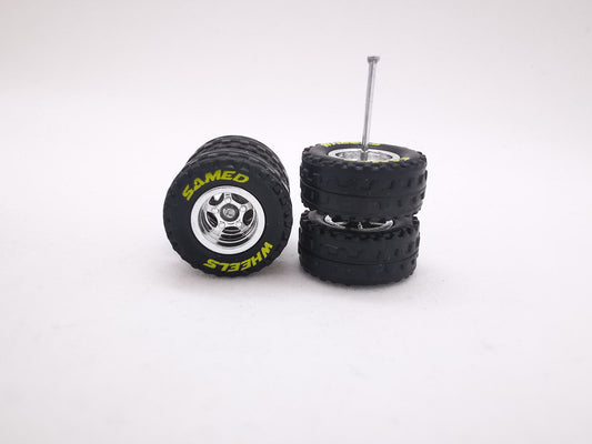 JAGUAR WARRIOR AT 10 MM 5 bolt chrome ring, black tire with yellow lettering