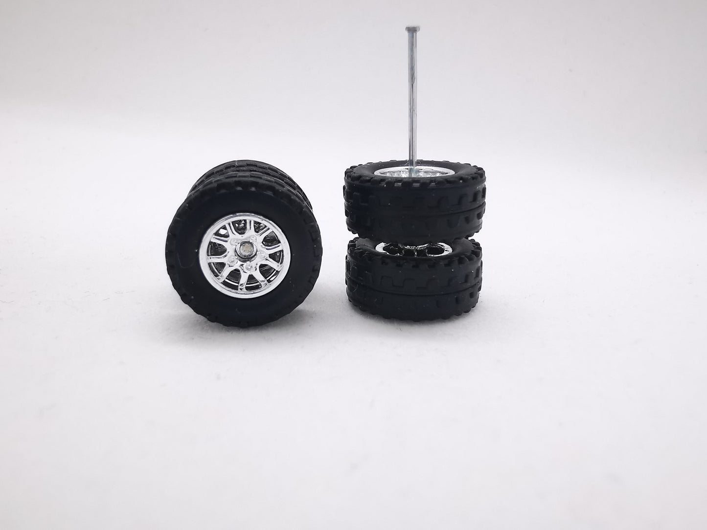 JAGUAR WARRIOR AT 10 MM thunder chrome ring, black tire