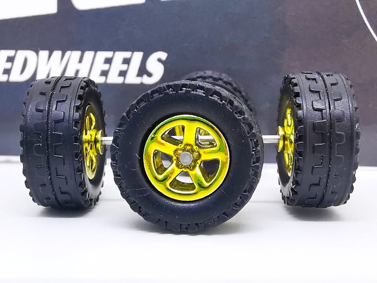 JAGUAR WARRIOR AT 10 MM muscle yellow ring, black tire