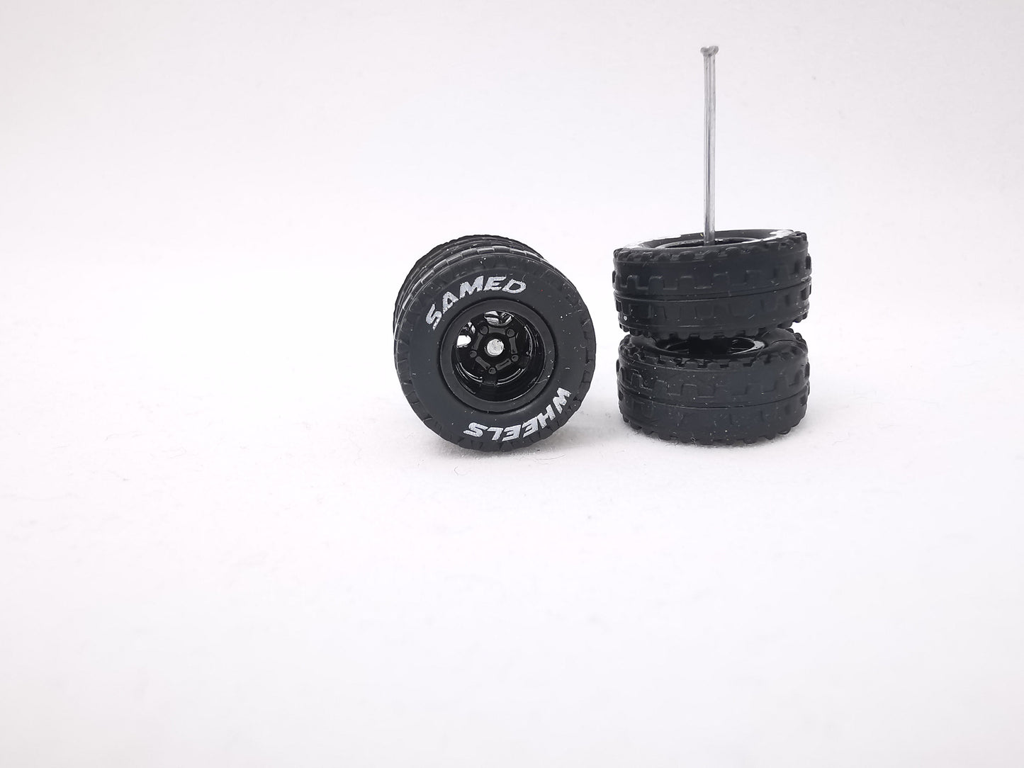 JAGUAR WARRIOR AT 10 MM 5 bolt Black, Black tire with lettering