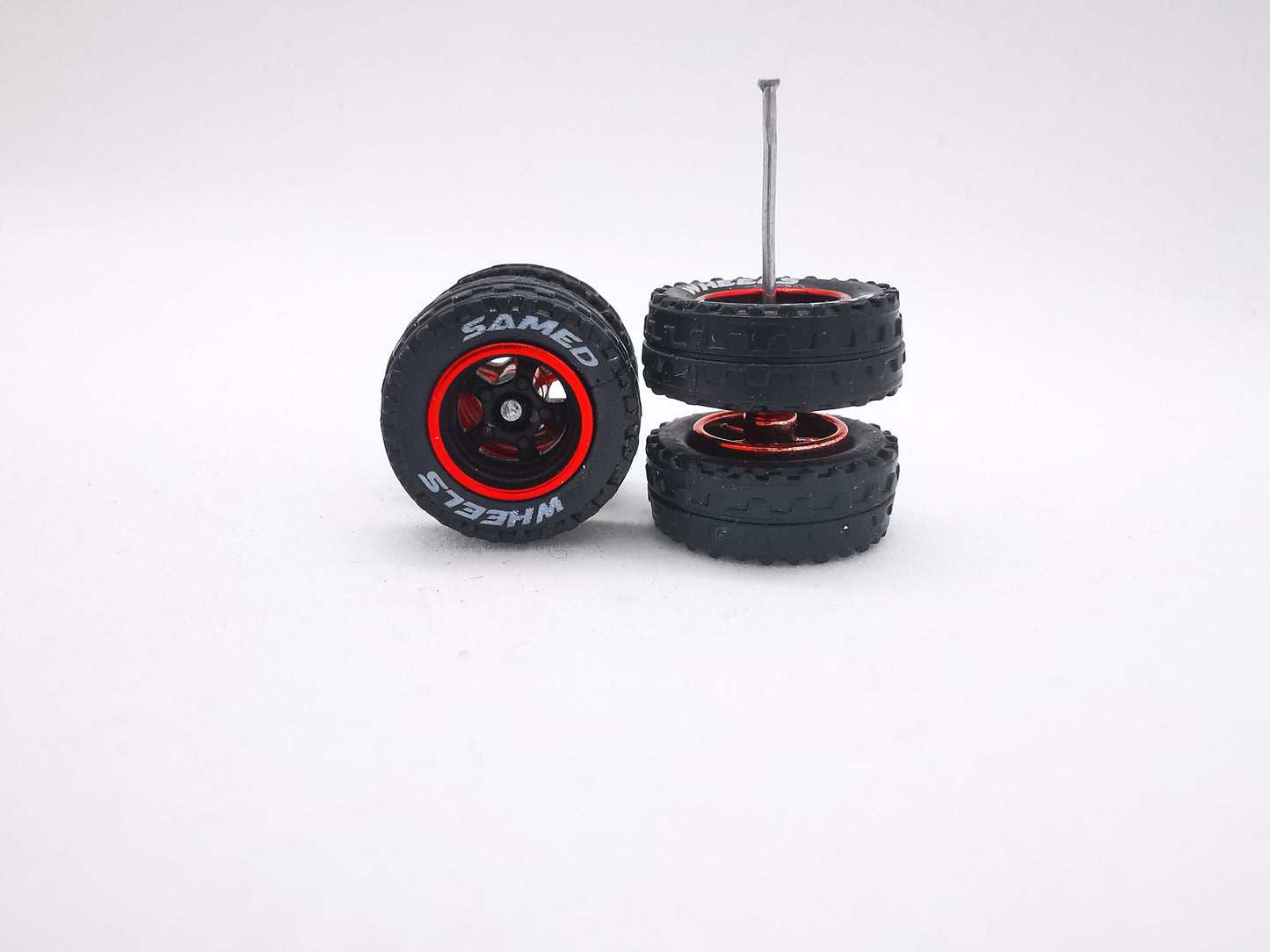JAGUAR WARRIOR AT 10 MM 5 bolt black red ring, black tire with lettering